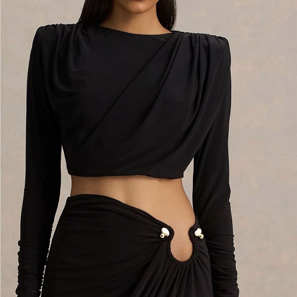 Black Long-Sleeved Crop-Top With Ruched Detailing